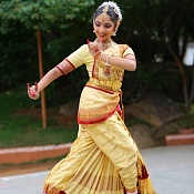Открытый урок по индийским танцам для гармонизации энергии